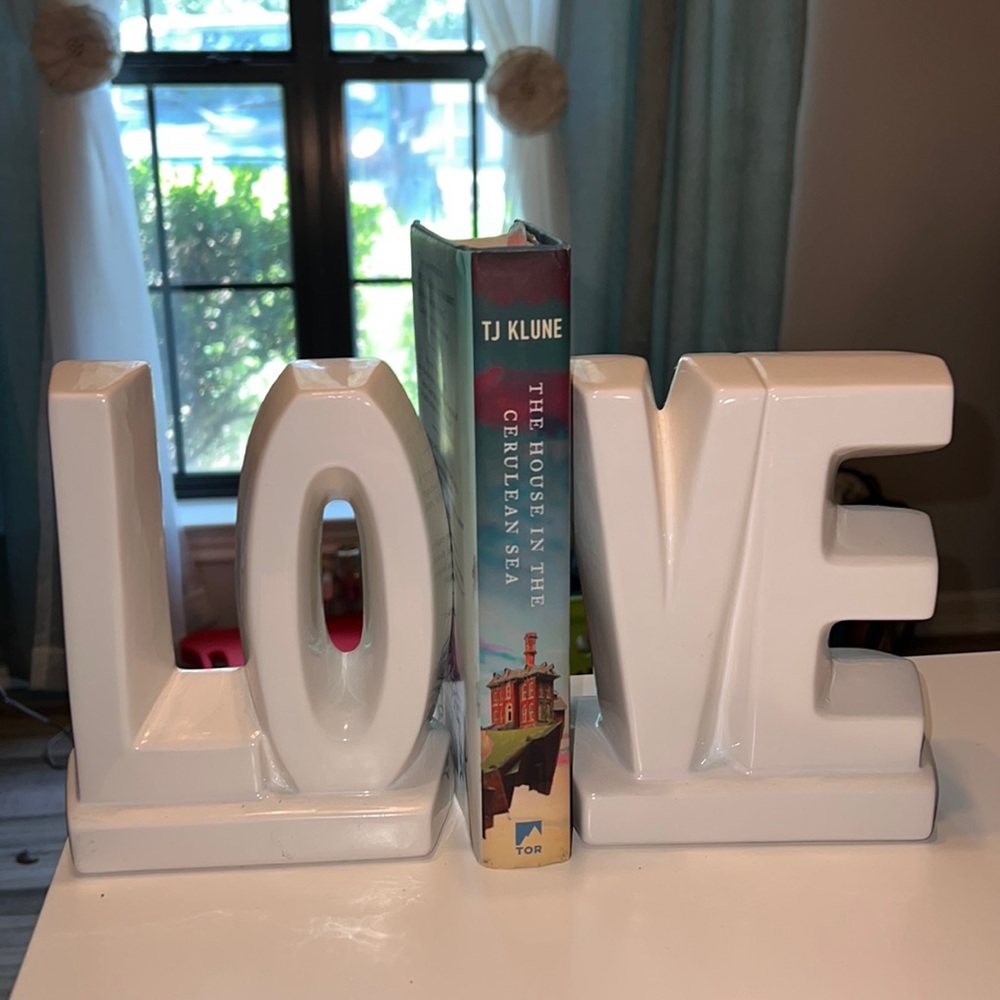 LOVE Bookends